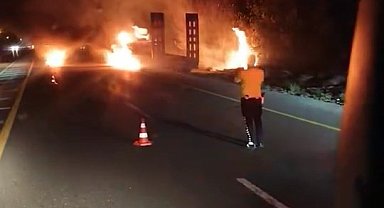 Elazığ'da tır alev alev yandı