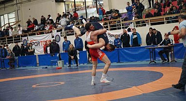 Elazığlı işitme engelli güreşçi 3. oldu