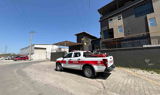 Elini makineye kaptıran fabrika işçisi kadın yaralandı