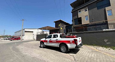 Elini makineye kaptıran fabrika işçisi kadın yaralandı