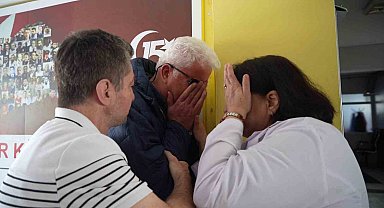 Emekliye ayrılan öğretmene duygusal veda: Gözyaşlarına hakim olamadı