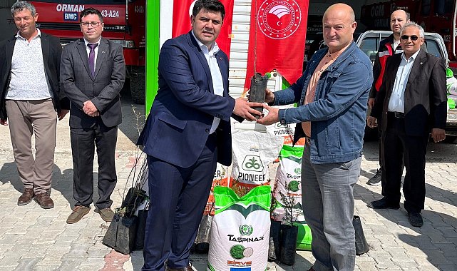 Emet'te çiftçilere yüzde 75 hibeli fasulye ve ayçiçeği tohumu ile meyve fidanı dağıtıldı