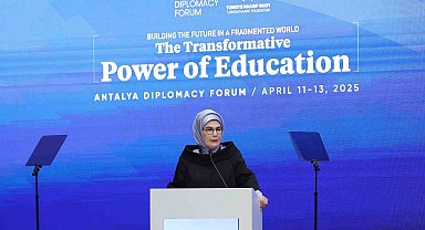 Emine Erdoğan: "Yalnızca sözde değil, özde bir birlikteliğin inşa edilmesinin ne denli hayati olduğunu hatırlatan güçlü bir ses"