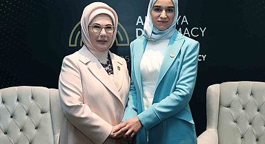 Emine Erdoğan, Suriye Cumhurbaşkanının eşi Latife El Durubi ile görüştü