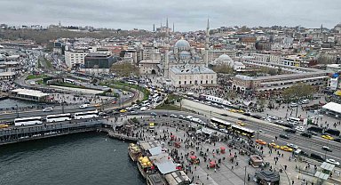 Eminönü'nde alışveriş yoğunluğu havadan görüntülendi