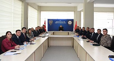 Emniyet Müdürü Baybaba, birim amirleriyle toplantı yaptı