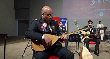 Emniyet müdürü çaldı, dinleyiciler duygusal anlar yaşadı