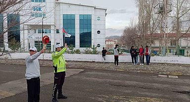 Emniyetten öğrencilere trafik eğitimi