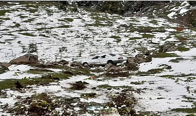 Erbaa'da otomobil 60 metreden yuvarlandı, 4 kişi yaralandı
