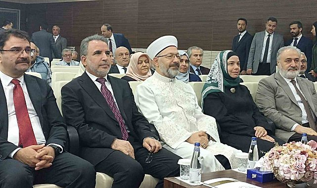 Erbaş: "Yalnızlık, bakanlığı kurulacak kadar tehlike arz etmeye başlamış"