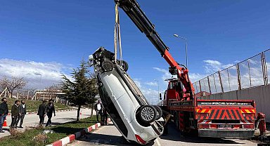Erciş'te otomobille hafif ticari araç çarptı: 5 yaralı