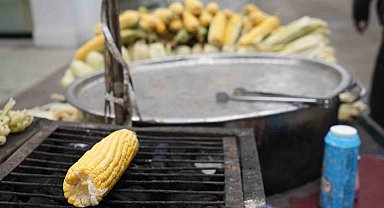 Erkenci süt mısır tezgahta: Közde 60, haşlamada 50 TL