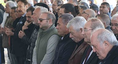 Ersun Yanal'ın annesi son yolculuğuna uğurlandı