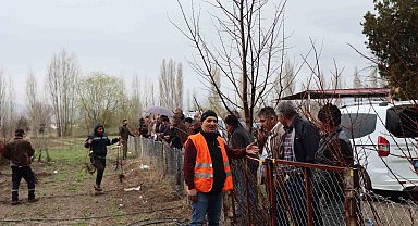 Erzincan'da meyve fidanı satışına yoğun ilgi