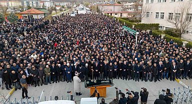 Erzincan'ın manevi önderlerinden Hüseyin Avni Reyhan son yolculuğuna uğurlandı