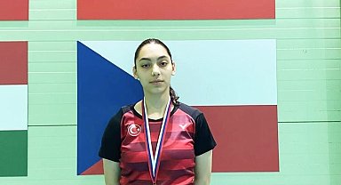 Erzincanlı badmintoncu Slovakya'da altın madalya kazandı