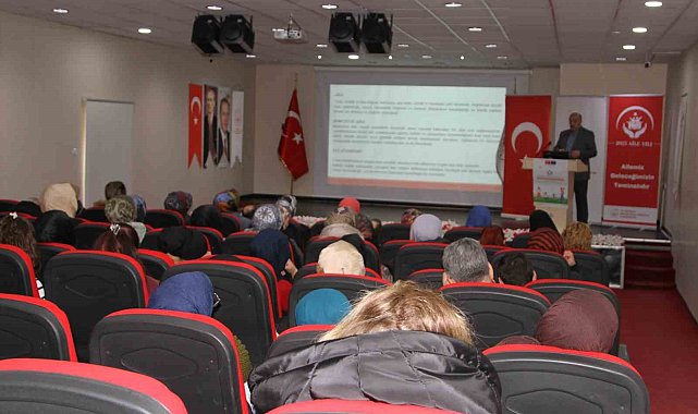Erzurum'da aile yılı söyleşileri: Ailede şiddetsiz otorite ve koruyucu aile konuşuldu