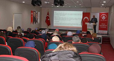 Erzurum'da aile yılı söyleşileri: Ailede şiddetsiz otorite ve koruyucu aile konuşuldu