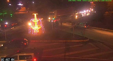 Erzurum'da feci kaza güvenlik kameralarına yansıdı