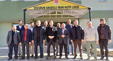 Erzurum'da gençler umre için yarıştı