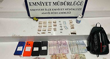 Esenyurt'ta uyuşturucu ticareti yapanlara polis baskını: 4 gözaltı, çikolatalı bonzai ele geçirildi