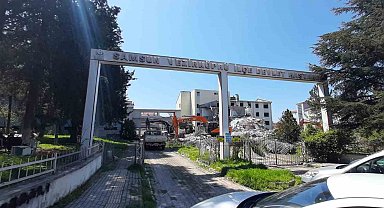 Eski hastane binası yıkılıyor, yerine Sağlık Yaşam Merkezi yapılacak