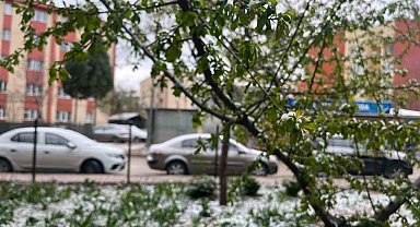 Eskişehir'in yüksek kesimleri karla kaplandı