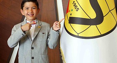 Eskişehirspor'da 23 Nisan'da başkanlık koltuğu çocuğa devredildi