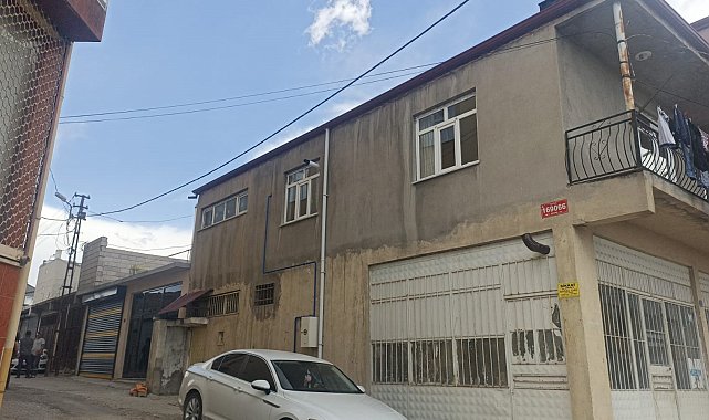 Ev taksiti için biriktirilen altın ve parayı çaldılar