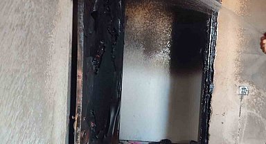 Evde çıkan yangında eşyalar kullanılamaz hale geldi