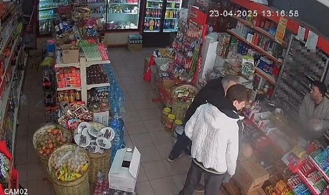 Eyüpsultan'da markette deprem anı kamerada