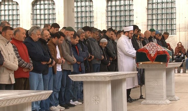 Fatih'te oyuncu Sevil Akdağ'ın öldürdüğü Elif Kırav son yolculuğuna uğurlandı