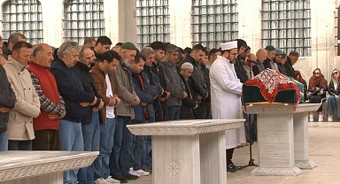 Fatih'te oyuncu Sevil Akdağ'ın öldürdüğü Elif Kırav son yolculuğuna uğurlandı