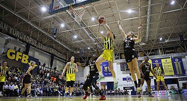 Fenerbahçe, seride 2-0 öne geçti