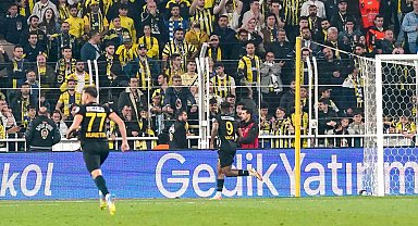 Fenerbahçe taraftarından yönetime tepki