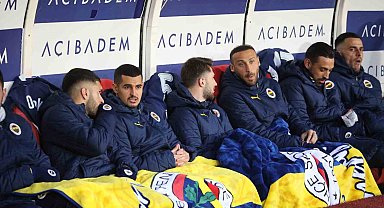 Fenerbahçeli oyuncular battaniyeye sarıldı
