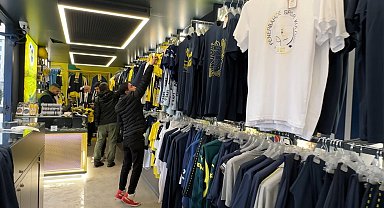 Fenerium Tırı Yüksekova'da ilgiyle karşılandı