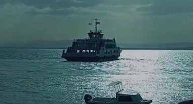 Feribotta korku dolu anlar: Fırtınadan dolayı iskeleye yanaşamadı