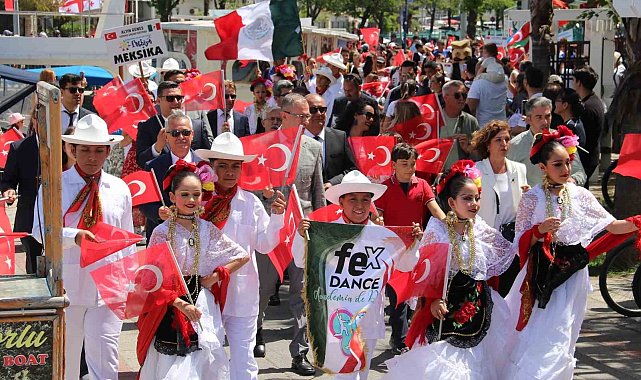 Fethiye'de 23 Nisan Kortej ve Şöleni büyük ilgi gördü