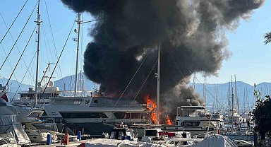 Fethiye'deki yangında motoryat ve 3 tekne alevlere teslim oldu