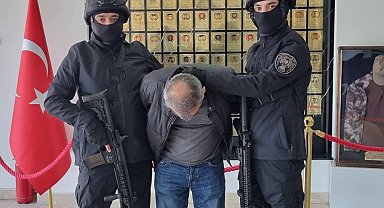 FETÖ üyesi ihraç öğretim üyesi yakalandı