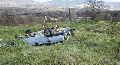 Fiat-Tofaş otomobil hurdaya döndü, 23 yaşındaki genç hayatını kaybetti