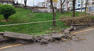 Fren sistemi arızalanan otobüsün parka daldığı anlar kamerada