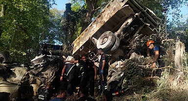 Freni patlayan hafriyat kamyonu dehşet saçtı: 1 ölü, 1 yaralı