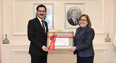 Gaziantep Büyükşehir'e iki önemli belge