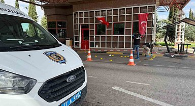 Gaziantep havalimanı girişindeki arbedede silah ateş aldı: 1'i polis 2 yaralı