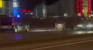 Gaziantep'te filmleri aratmayan görüntüler: Polis, ters yöne kaçan otomobili çarparak durdurdu