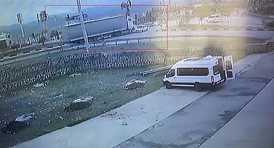 Gaziantep'te tır ile çarpışan otomobildeki anne-oğul hayatını kaybetti: Feci kaza kamerada