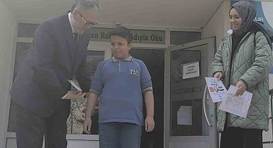 Gediz'de öğrencilerden Suriyeli arkadaşlarına duygusal veda