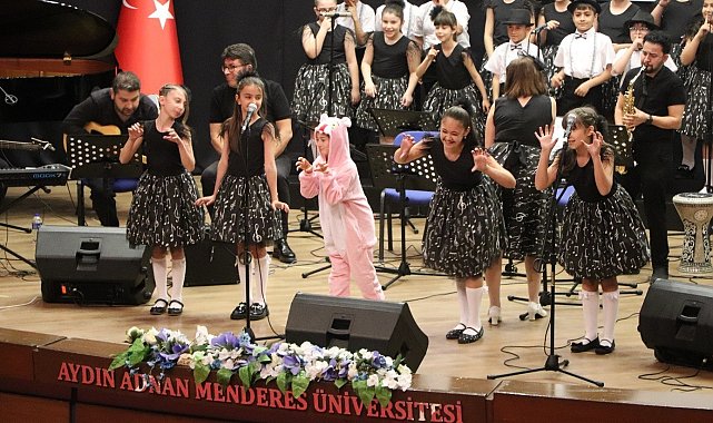 Geleceğin sanatçıları Efeler'de sahne aldı